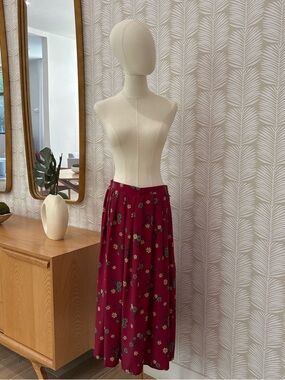 Leslie Fay Wine Floral Pleated Midi Skirt